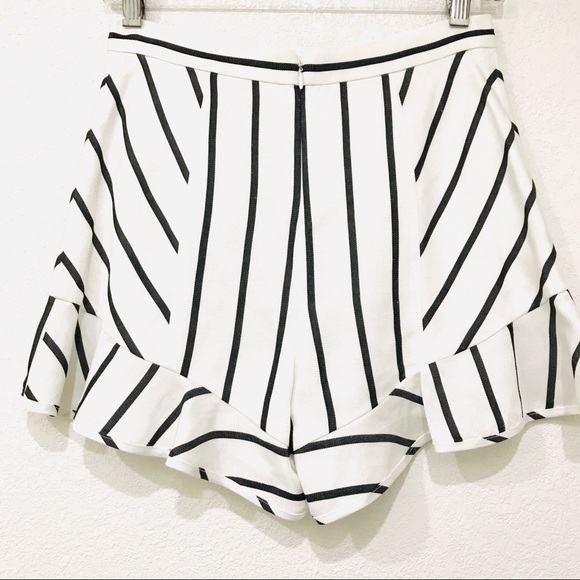 Intermix Shorts - Picture 4 of 5